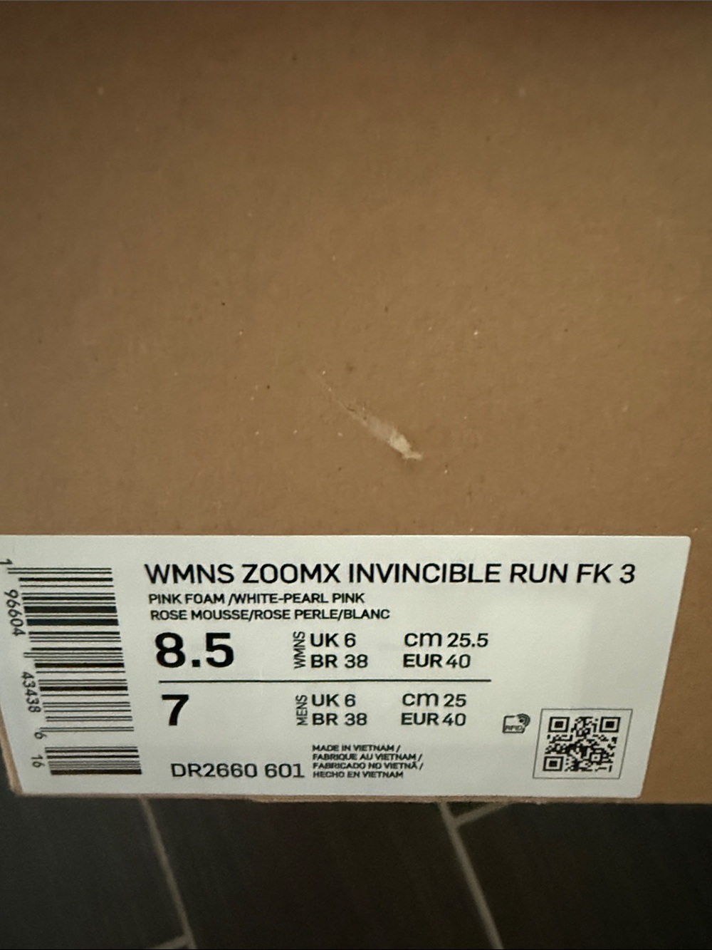 Nike Pink and White zoom invincible run FK3 new in box 8.5 women’s - Picture 2 of 4